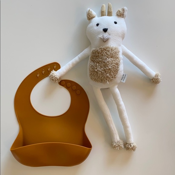 silicone bib. - Picture 3 of 6